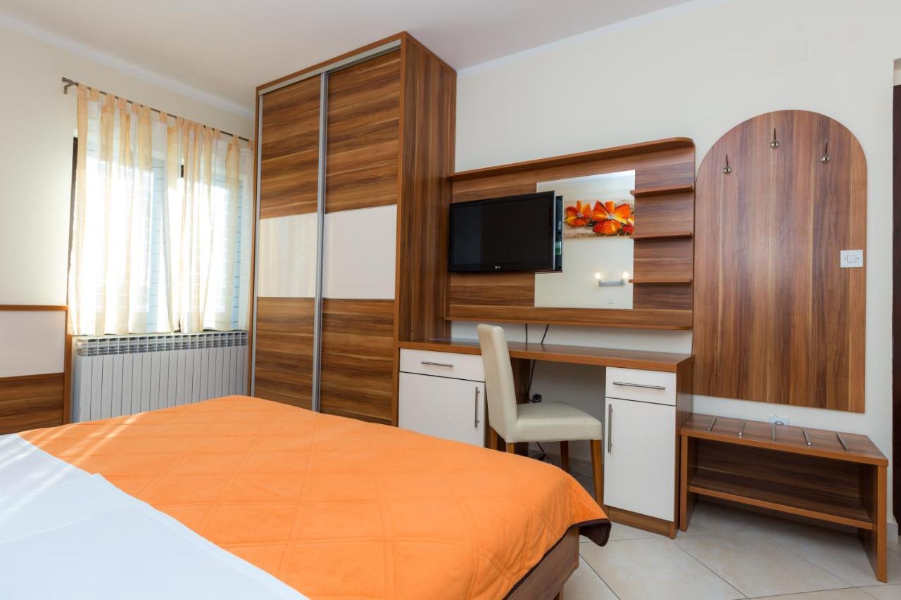 Pansion Croatia Bed & Breakfast Starigrad Paklenica Exterior foto