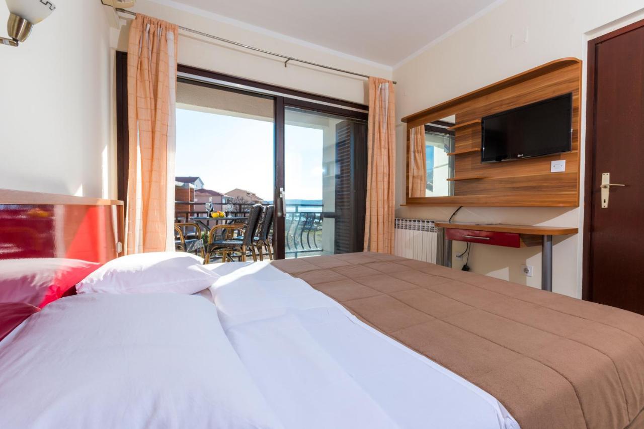 Pansion Croatia Bed & Breakfast Starigrad Paklenica Exterior foto