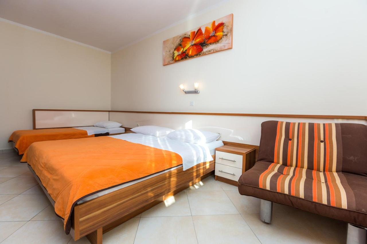 Pansion Croatia Bed & Breakfast Starigrad Paklenica Exterior foto
