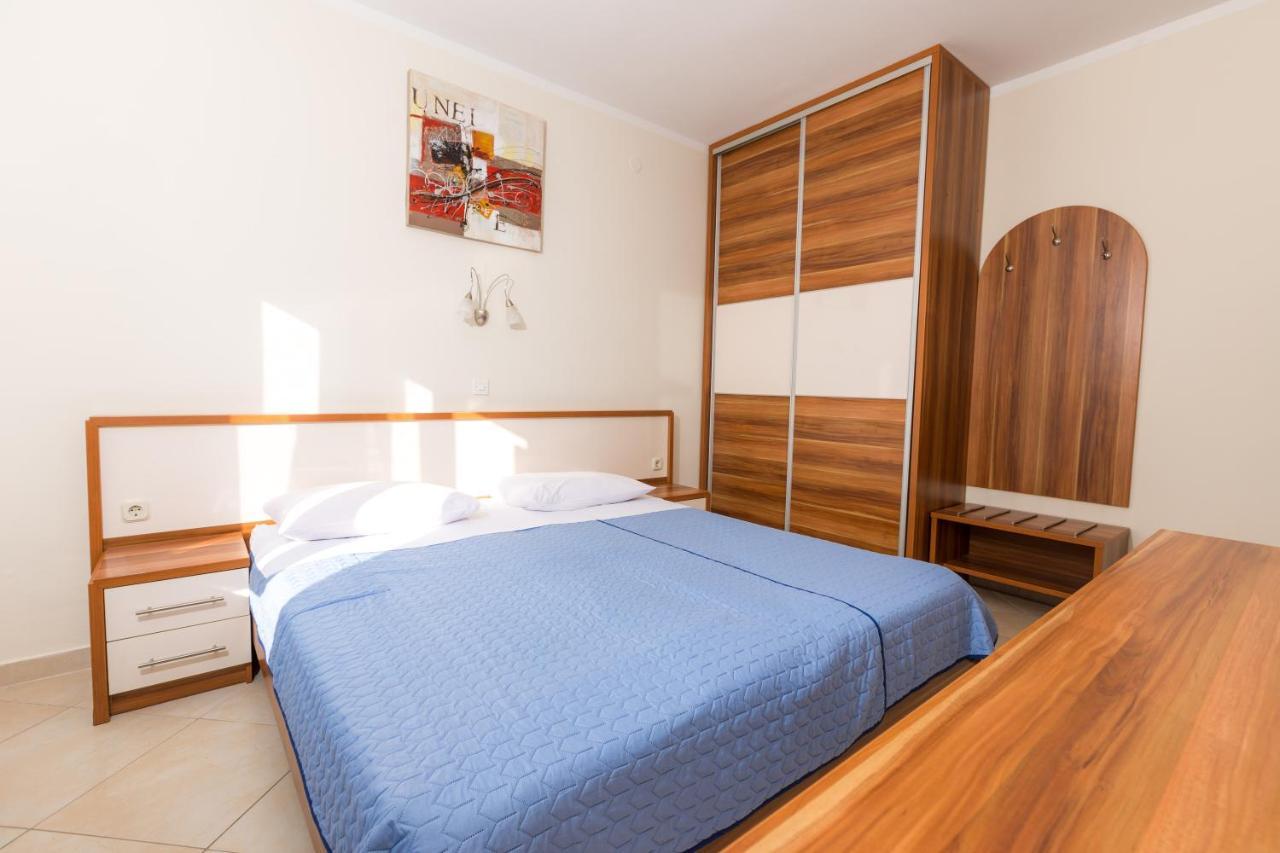 Pansion Croatia Bed & Breakfast Starigrad Paklenica Exterior foto