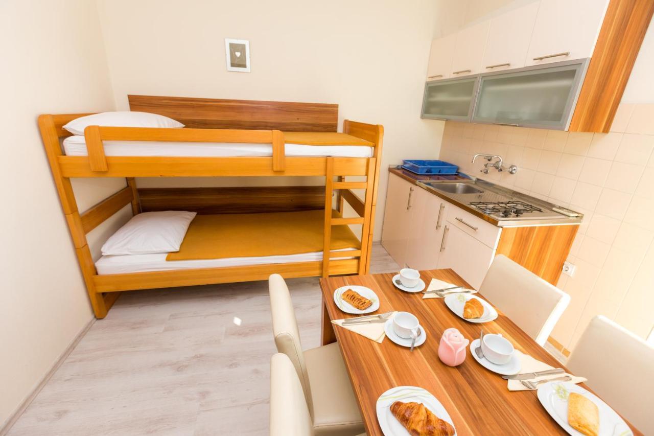 Pansion Croatia Bed & Breakfast Starigrad Paklenica Exterior foto