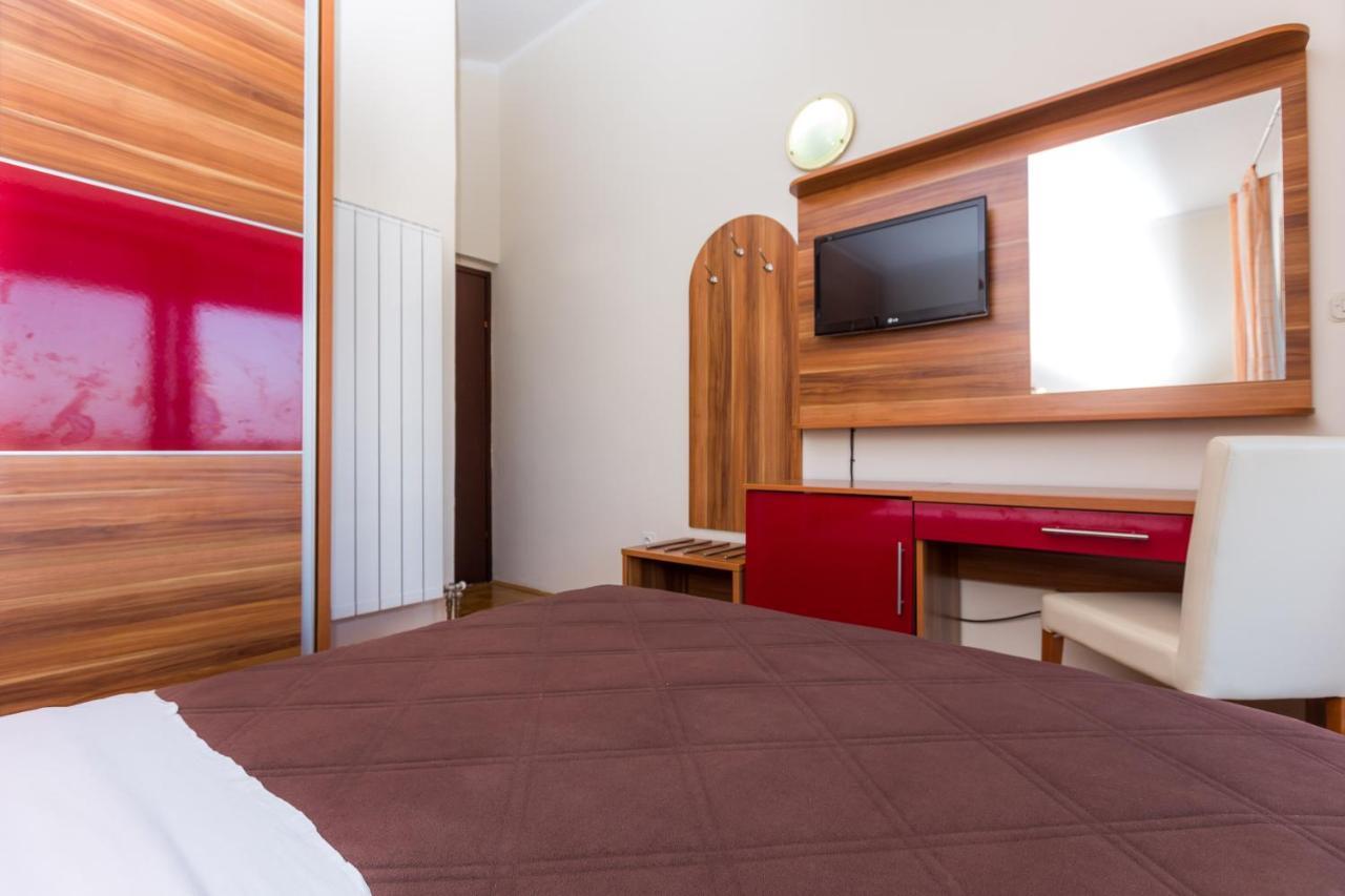 Pansion Croatia Bed & Breakfast Starigrad Paklenica Exterior foto
