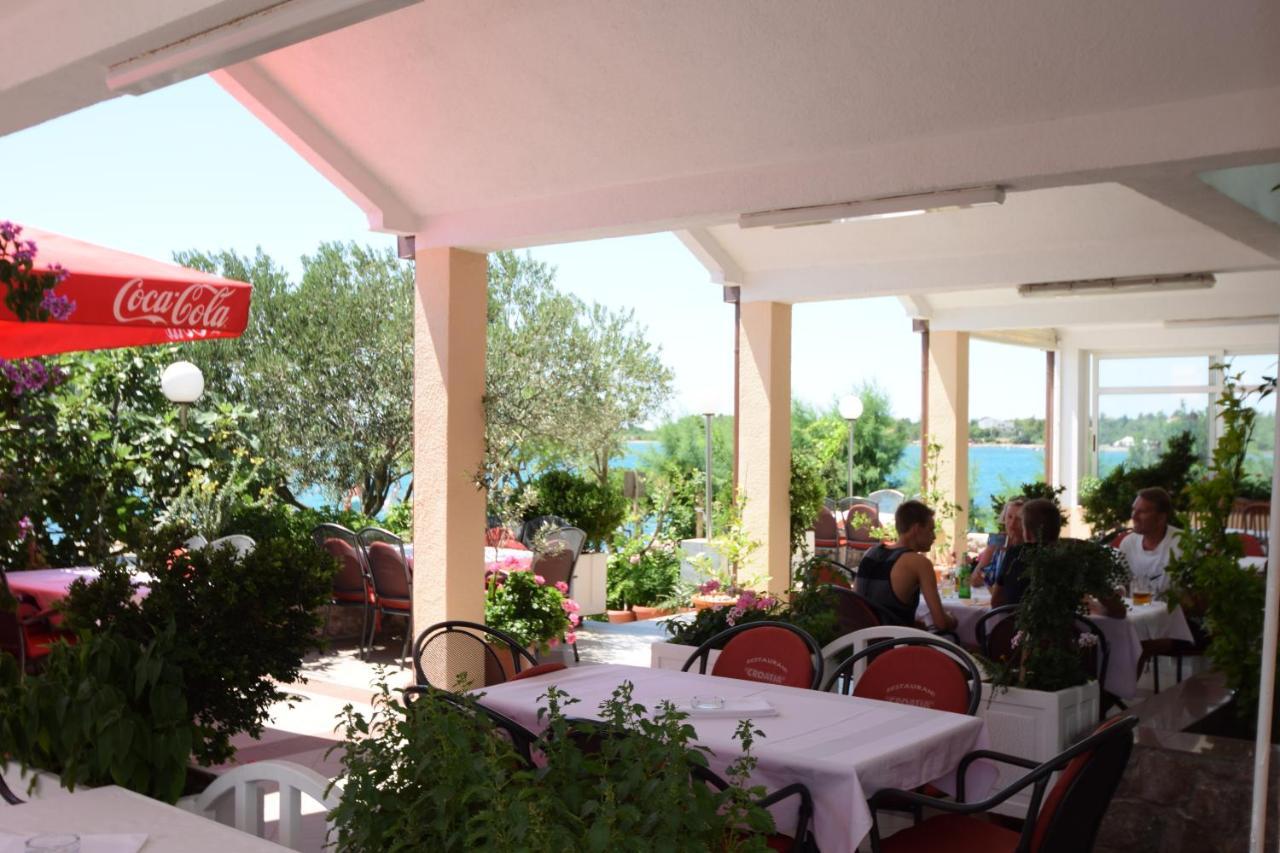 Pansion Croatia Bed & Breakfast Starigrad Paklenica Exterior foto