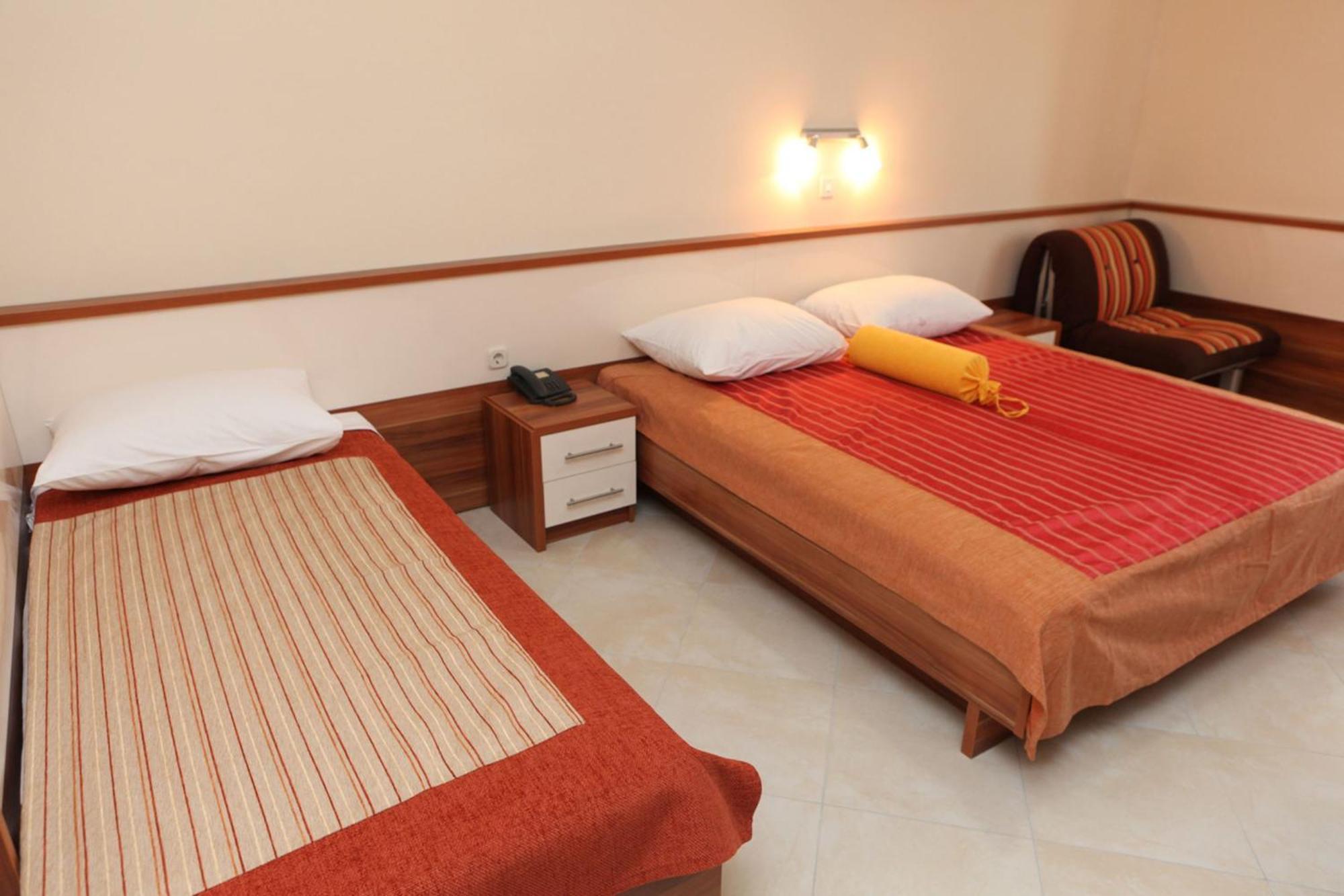 Pansion Croatia Bed & Breakfast Starigrad Paklenica Exterior foto